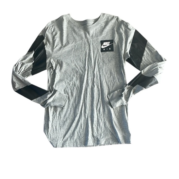 Nike Size Small Grey Long-Sleeve Shirt with Black Detail - Picture 2 of 6